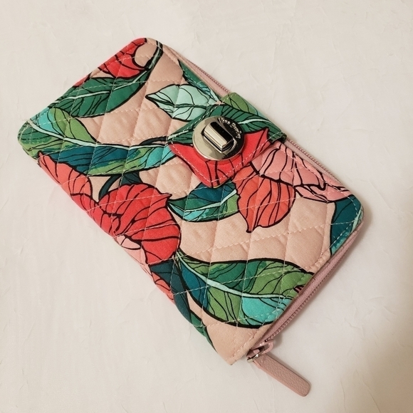 NWOT Vera Bradley "Vintage Floral" Pattern Large Turnlock Wallet - Picture 1 of 7